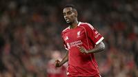 Alexander Isak menjalani debut sebagai pemain Liverpool dalam duel versus Atletico Madrid pada fase liga Liga Champions 2025/2026 di Anfield, Kamis (18/9/2025) dini hari WIB. (AFP/Oli Scraff)