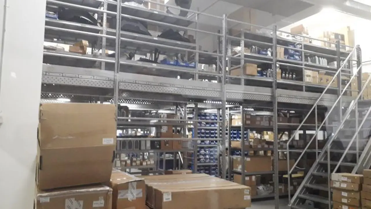 Berbagai sparepart Porsche