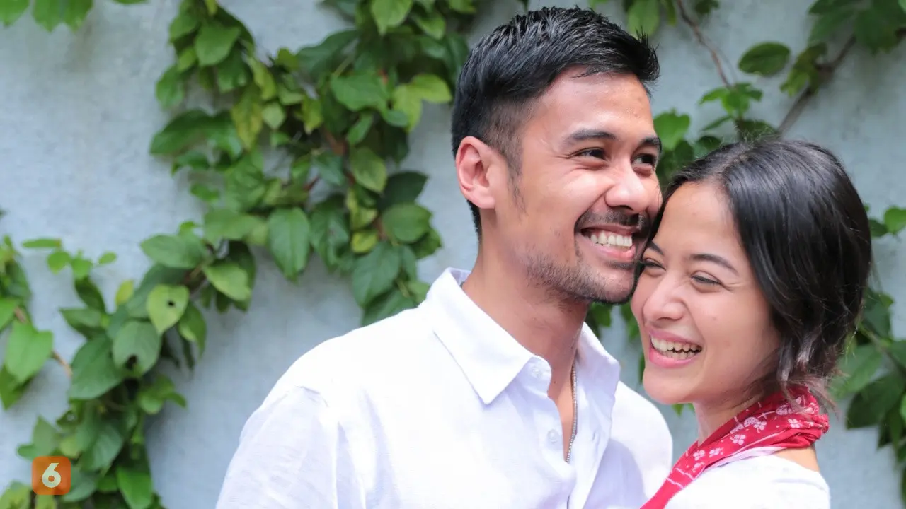 [Bintang] Chicco Jerikho dan Putri Marino