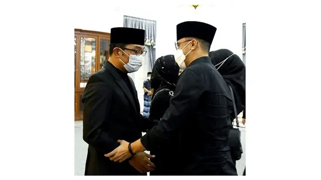 6 Potret Akrab Ridwan Kamil dan Hengky Kurniawan, Sama-Sama Disegani Warga Jabar