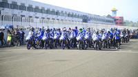 Semarak Idemitsu bLU cRU Yamaha Sunday Race, Momen bLU cRU Jadi Magnet Kemeriahan. (Dok. Yamaha Sunday Race)