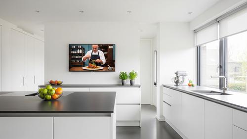 8 Tempat Unik Pasang TV Selain Ruang Tamu dan Kamar, Inovasi Penempatan