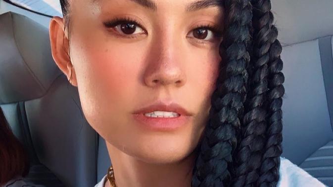 Gaya Rambut  Kepang  Agnez Mo dan Tsania Marwa Cantik Mana 