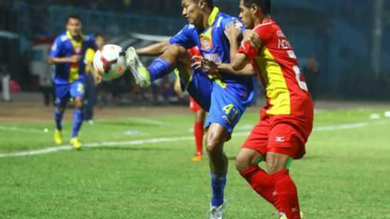 Arema Cronus vs Semen Padang
