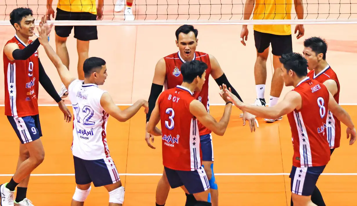 Selebrasi pemain Timnas Voli Putra Indonesia, setelah meraih poin dari Timnas Voli Putra Vietnam dalam pertandingan putaran kedua SEA V League 2023 yang berlangsung di Santa Rosa Sports Complex, Filipina, Jumat (28/07/2023). (Dok. avcvolley)