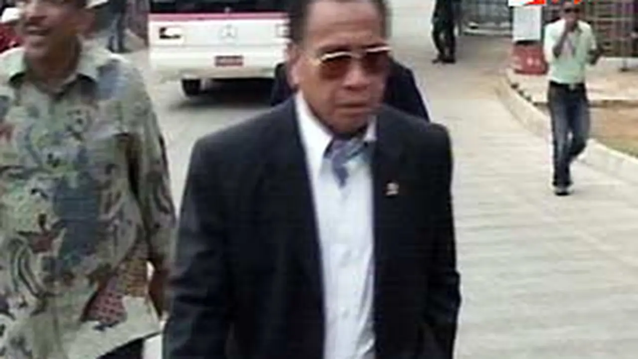 120529cdedi_gumelar.jpg