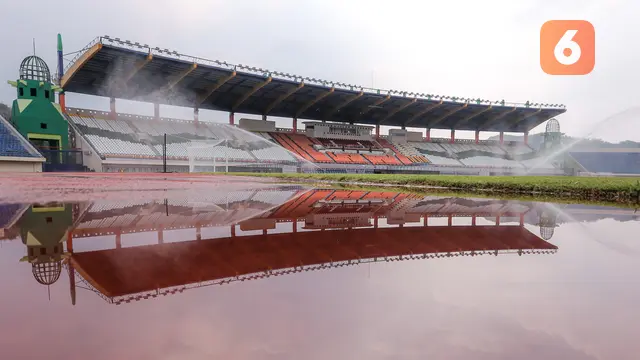 Foto: Stadion Si Jalak Harupat Bersolek Jelang Piala Dunia U-17 2023