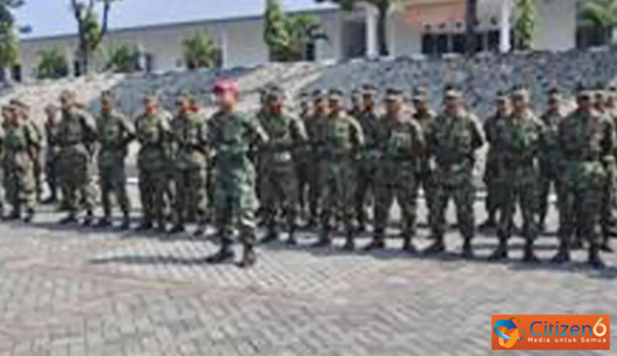 Citizen6, Gunungsari: Sebanyak 174 orang siswa Dikmata TNI AL angkatan ke-32, akan mengikuti pendidikan kejuruan Marinir selama 6,5 bulan. (Pengirim: Penkobangdikal)