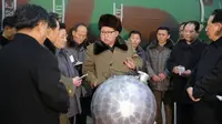 Kim Jong-un Klaim Korut Punya Miniatur Hulu Ledak Nuklir (KCNA)