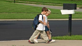 Kerap Bikin Macet, Orangtua Diminta Berjalan Kaki Saat Antar Anak ke Sekolah