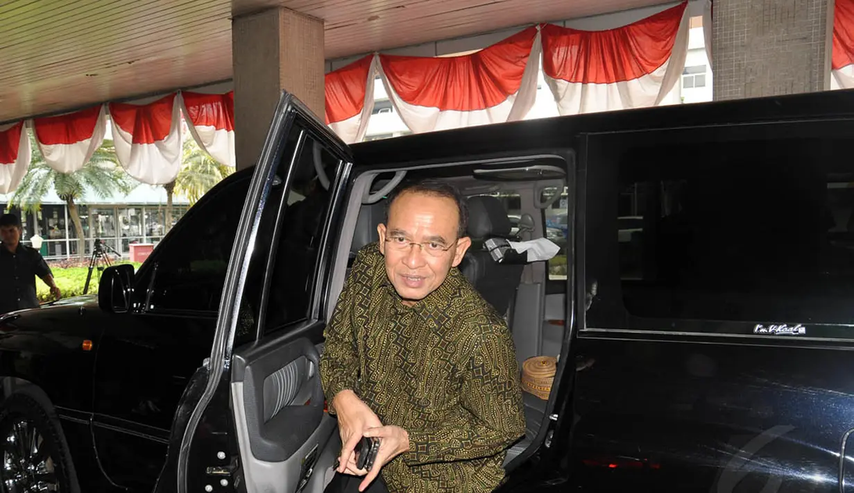 Beberapa saat setelah ARB dan Fadel memasuki ruang ICU, kemudian tiba Ketua Umum Partai Persatuan Pembangunan (PPP), Suryadharma Ali, Jakarta, Rabu (27/8/14). (Liputan6.com/Miftahul Hayat) 
