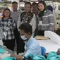 Menteri Perindustrian Saleh Husin berkunjung ke pabrik PT Pan Brother di Tangerang, Banten,  Selasa (13/10/2015). Menurut Menperin, penanaman modal dan pengembangan industri akan terus melaju sesuai paket kebijakan ekonomi. (Liputan6.com/Angga Yuniar)