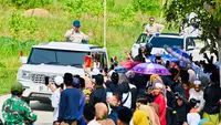 Prabowo Disambut Meriah di Madura, Warga Padati Jalan