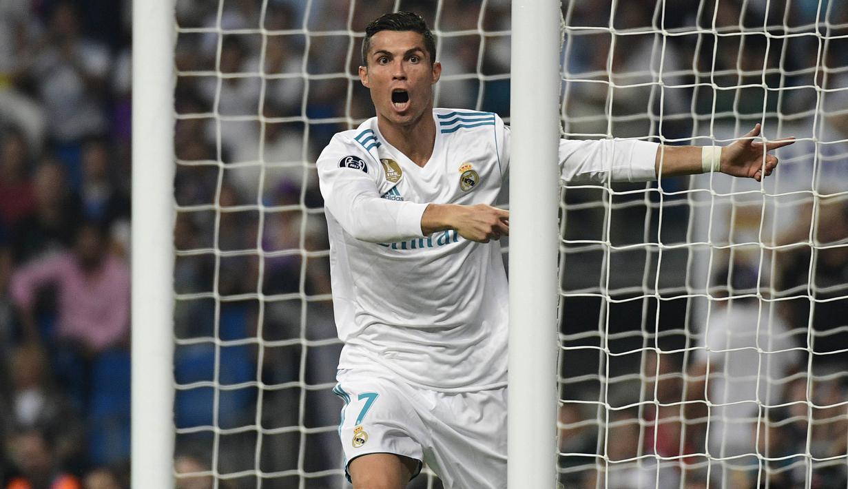 4. Tambahan dua gol saat melumat APOEL membuat Cristiano Ronaldo total sudah mencetak 107 gol dalam ajang Liga Champions. Musim lalu dirinya keluar sebagai top scorer dengan mencetak 12 gol. (AFP/Pierre-Philippe Marcou)