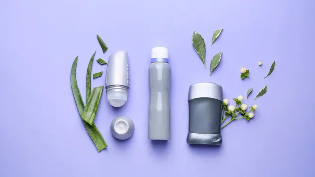 Tips Anti Bau Badan buat Perempuan yang Sering Berkendara dengan Motor