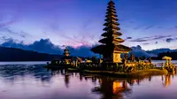 Ilustrasi bali, pura, metatah. (Image by jcomp on Freepik)
