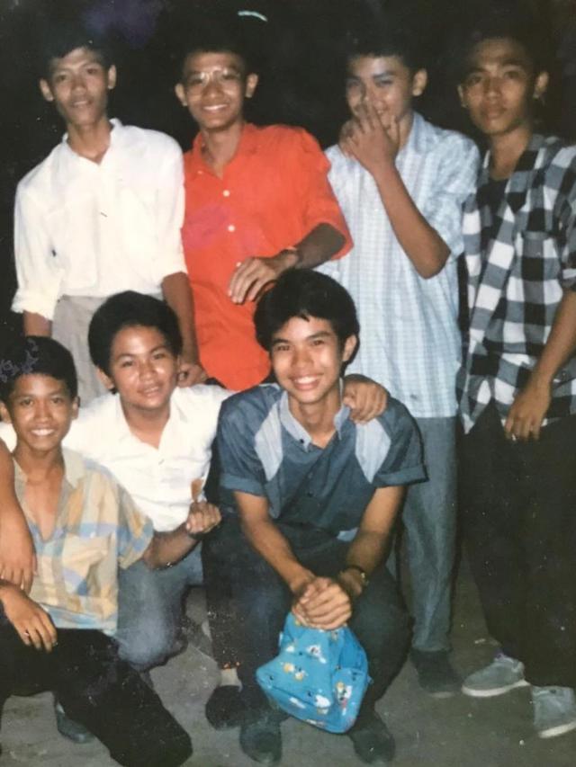 7 Potret Lawas Ahmad Dhani Bersama Teman, Kenang Masa Lalu