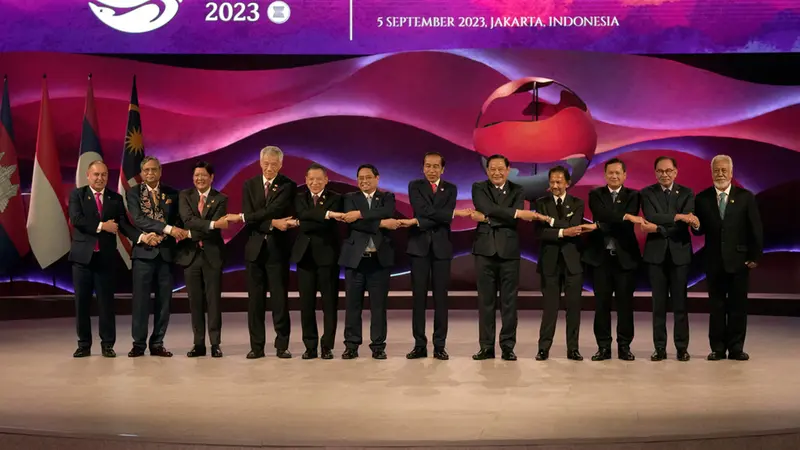 Jokowi Buka KTT ASEAN