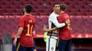 Pertandingan sengit dan saling serang anatara Spanyol dan Portugal dalam pertandingan uji coba menjelang Euro 2020 kali ini berakhir dengan skor kacamata. Hasil imbang ini seharusnya dapat digunakan sebagai evluasi oleh Spanyol dan Portugal. (Foto: AFP/Javier Soriano)