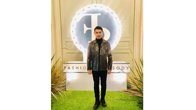 Ingat Micky Juara 3 AFI 2? Ini 6 Potret Terbarunya Jadi Desainer