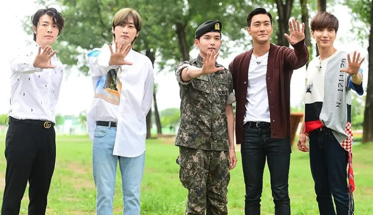 Ryeowook bercerita jika ia senang bisa kembali bertemu dengan personel Super Junior setiap kali sedang libur militer. Ia juga berterima kasih kepada Kyuhyun. (Foto: soompi.com)