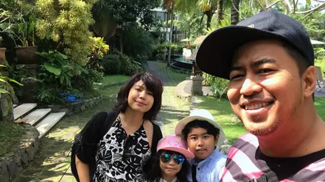 [Bintang] Pandji Pragiwaksono dan Gamila Mustika Burhan