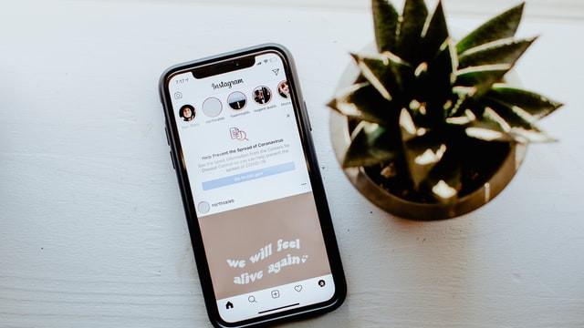 Ilustrasi Sosial Media