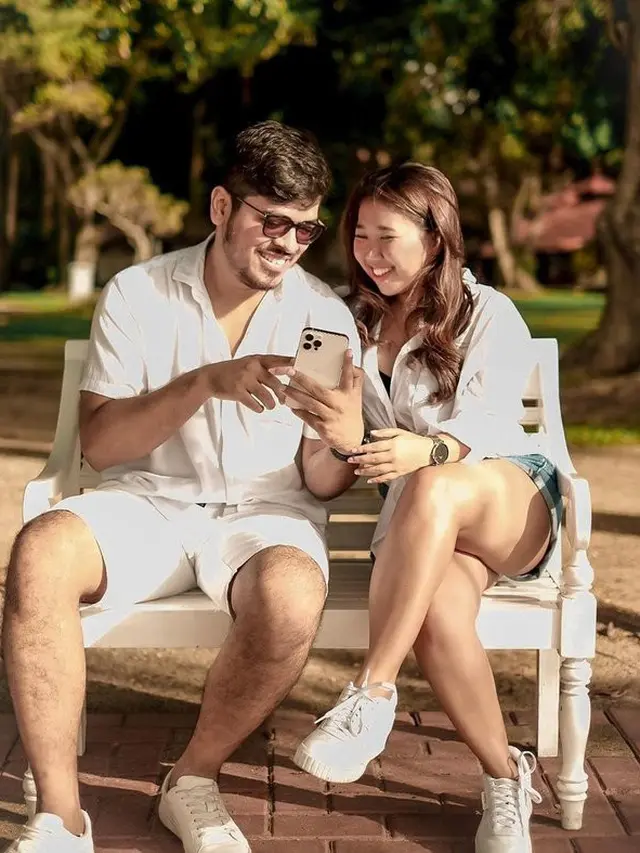 Akui Sudah Putus, Ini 6 Momen Kebersamaan Kiky Saputri dan Agus Priyono