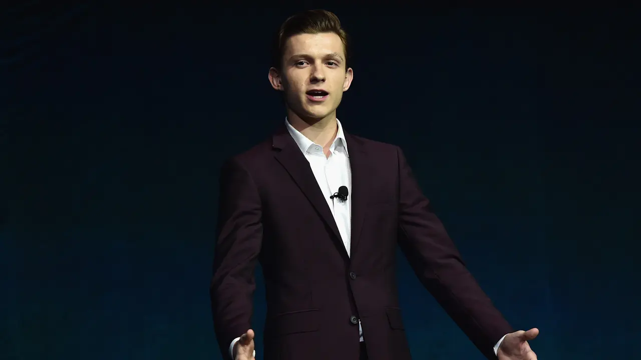 [Bintang] Tom Holland