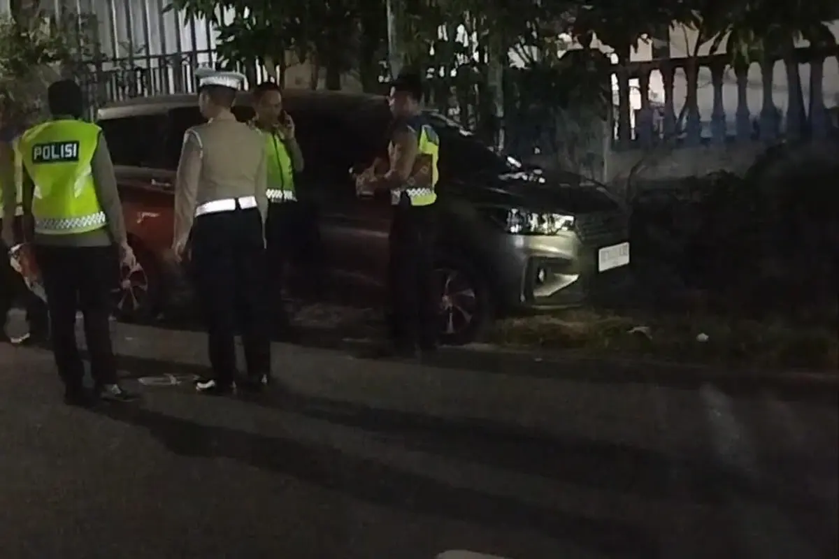 Avanza Disopiri Polisi Tabrak Sejumlah Kendaraan di Bandar Lampung