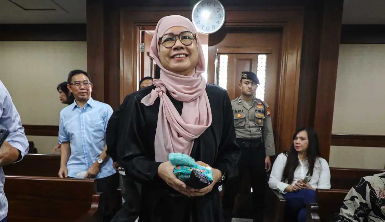 Sebelumnya, Karen Agustiawan didakwa melakukan korupsi pengadaan LNG di Pertamina pada 2011-2014 yang menyebabkan kerugian negara sebesar 113,84 juta dolar Amerika Serikat (AS) atau setara dengan Rp1,77 triliun. (Liputan6.com/Angga Yuniar)