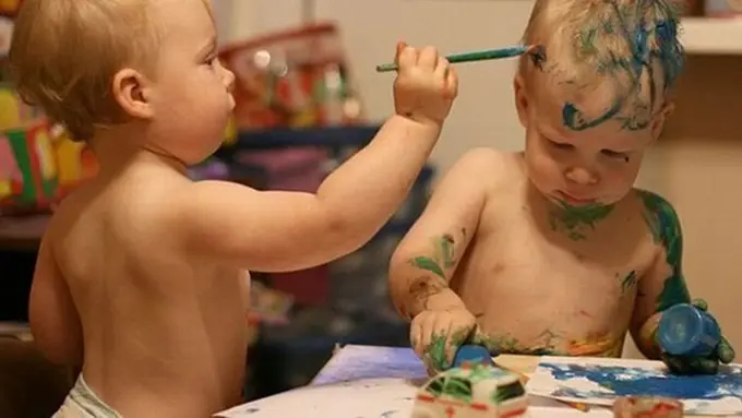 10 Kenakalan Bocah yang Bikin Orangtua Angkat Tangan Melihatnya