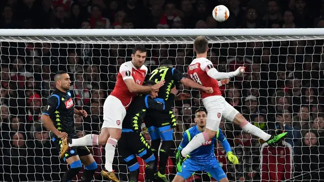 Arsenal Taklukan Napoli di Kandang