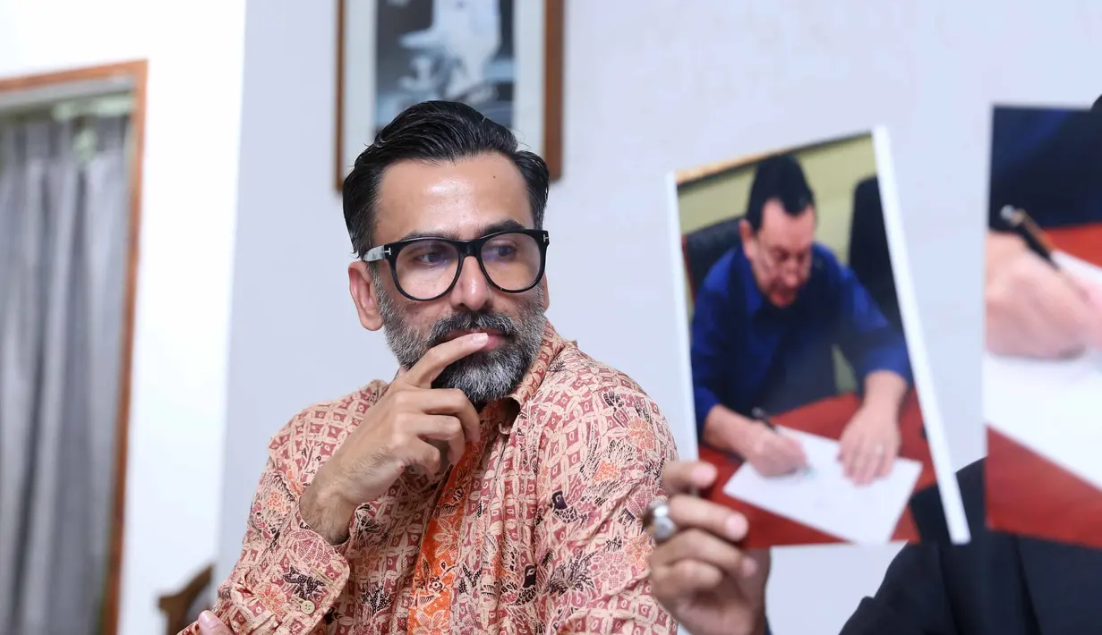 Sebagai kuasa hukum, Amin mengatakan sampai saat ini belum tahu soal status tersangka Jeremy Thomas. Sampai saat ini, ia hanya menerima SPDP (Surat Perintah Dimulainya Penyidikan), sebagai terlapor. (Nurwahyunan/Bintang.com)