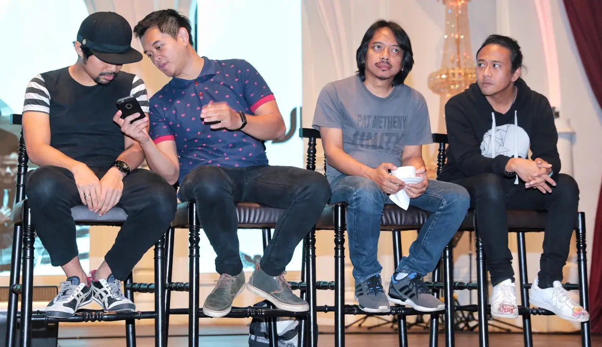 Dua grup band papan atas itu akan berkolaborasi sebagai penutup sebelum memasuki bulan Ramadan. Sebalumnya, dua grup ini pernah satu panggung pada tahun 2009 silam. (Adrian Putra/Bintang.com)