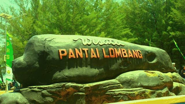Penat Pun Lenyap Di Pasir Pantai Lombang Halaman All