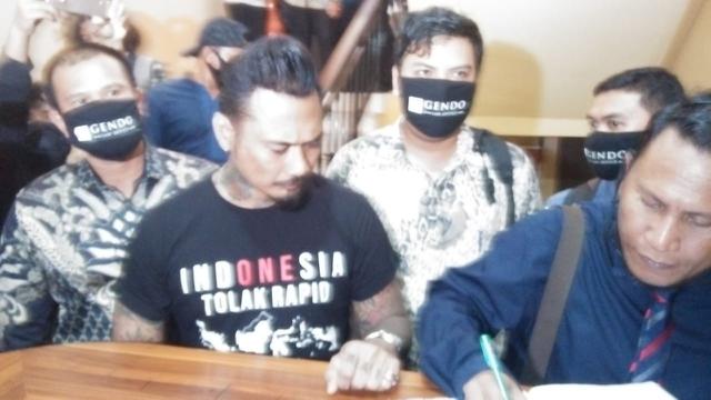 Didampingi Pengacara Jerinx Terima Panggilan Kedua Polda Bali Regional Liputan6 Com