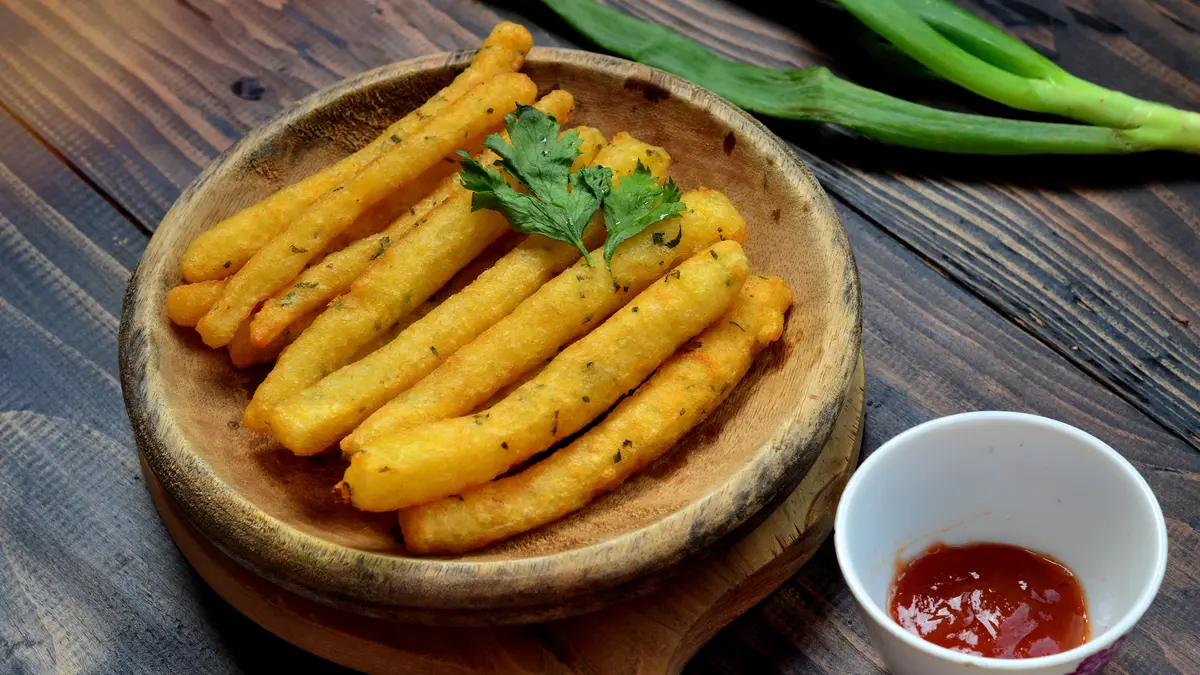 7 Resep Kentang Keju Gurih Renyah untuk Camilan - Lifestyle Fimela.com