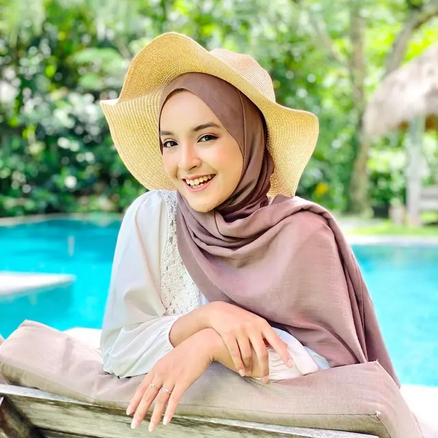 Janji Banyak Senyum, Ini 6 Momen Kenangan Nabila Ishma Tertawa Lepas Bareng Eril