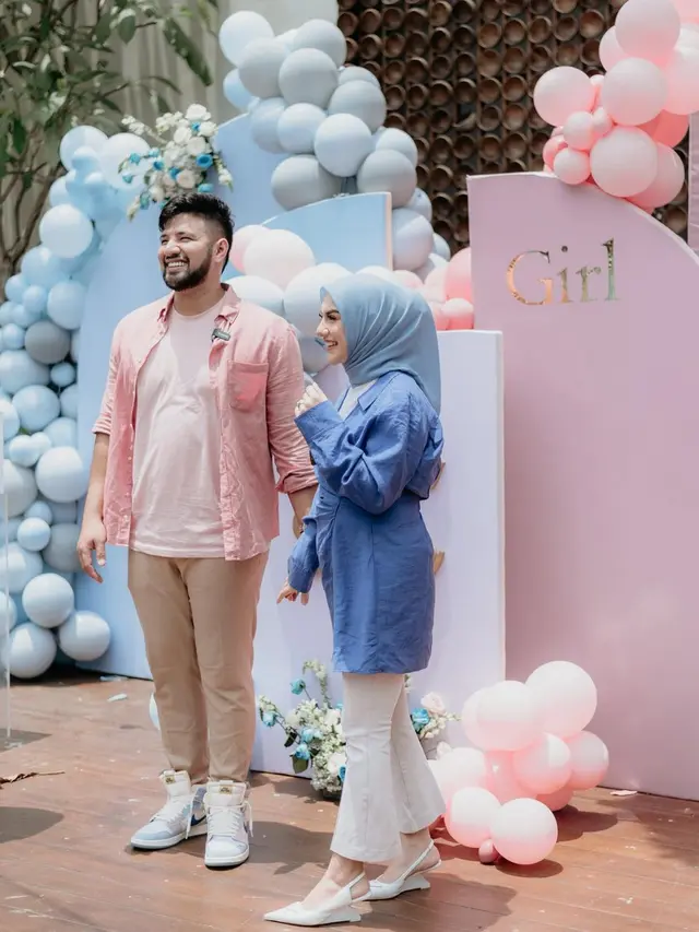 7 Potret Kompak Irish Bella dan Ammar Zoni, Lebarkan Bisnis di Dunia Fashion