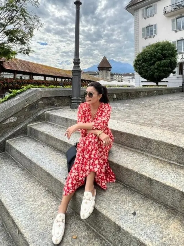 6 Potret Mayangsari Liburan ke Swiss, Tampil Elegan dengan Barang Branded