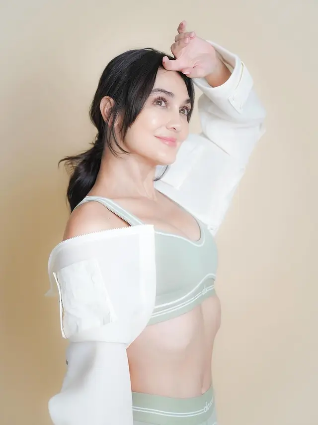 Body goals Luna Maya