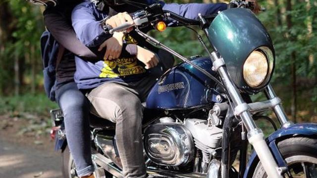 [Bintang] Cella Kotak dan Carolyna Dewi