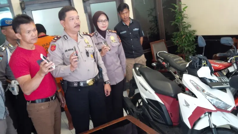 Tak Tega Ibu Dipukuli, Pemuda Bantu Bapak Curi Motor Anak Sekolah