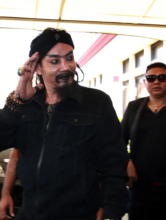 Limbad diharapkan menyampaikan keterangan terkait kasus pencurian yang dituduhkan kepada dirinya lantaran korban ingin mendengar sendiri. (Deki Prayoga/Bintang.com)