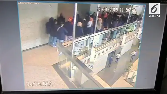 VIDEO: Mengerikan, Rekaman CCTV Ambruknya Balkon BEI