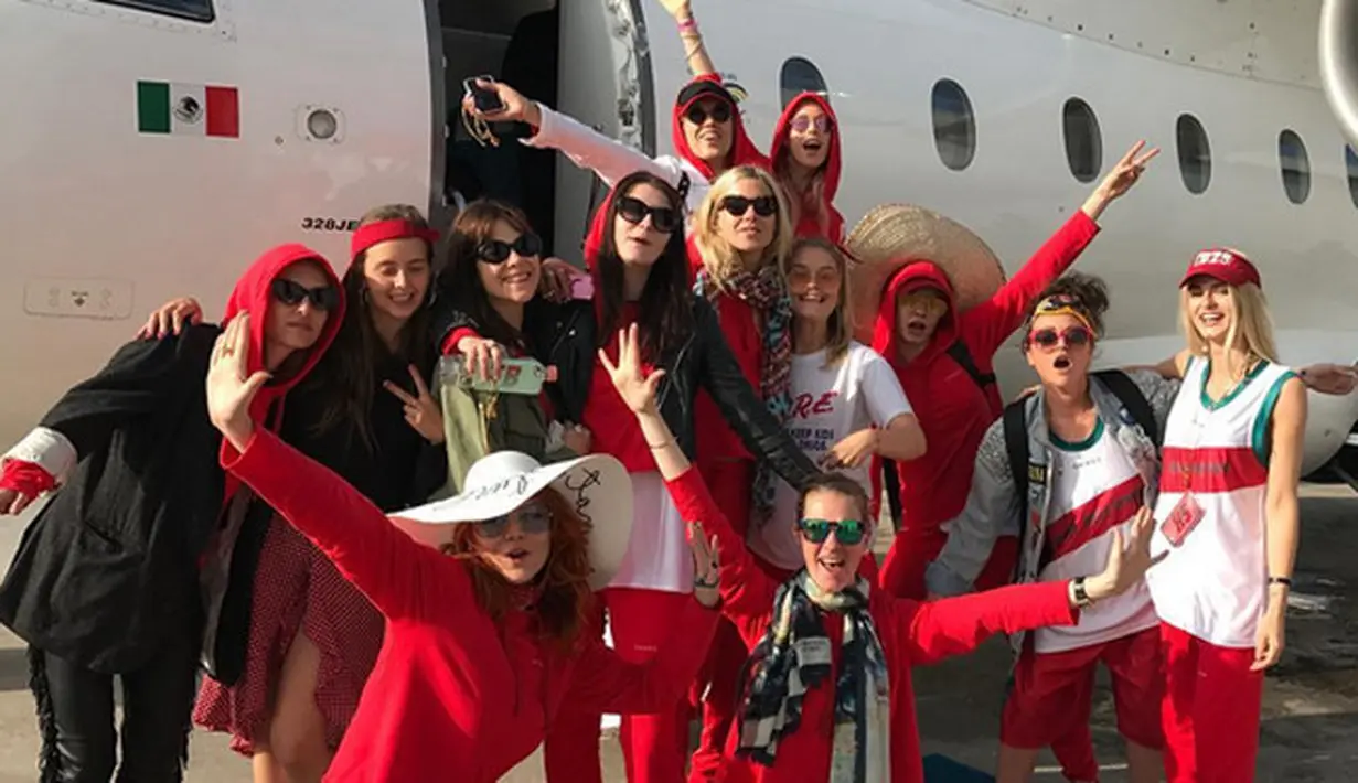 Seperti yang sudah direncanakan sejak jauh-jauh hari, Cara pun mengajak para sahabatnya untuk merayakan ulang tahunnya dengan liburan bersama. Meksiko, dipilihnya sebagai destinasi liburannya kali ini. (Instagram/cdelevingne)