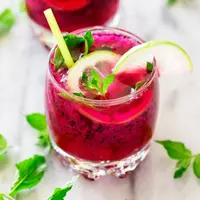 ilustrasi jus buah naga/Elena_E/Shuttertstock