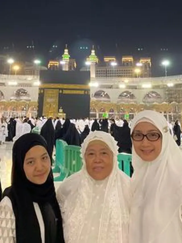 Desy Ratnasari Berduka, Sang Ibunda Meninggal Dunia