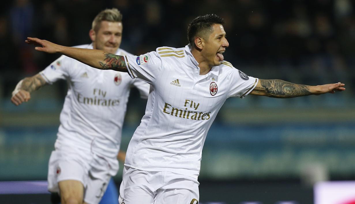 Pemain AC Milan, Gianluca Lapadula, mencetak dua gol ke gawang Empoli pada laga Serie A di di Stadio Carlo Castellani, Sabtu (26/11/2016). (AFP/Marco Bertorello)